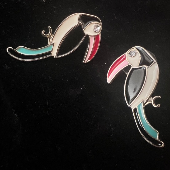 Earring Stud - Picture 3 of 3